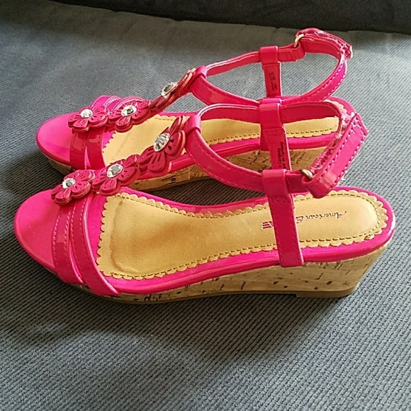 American Eagle Outfitters AEO TASSEL T-STRAP SANDAL American Eagle Outfitters AEO TASSEL T-STRAP SANDAL